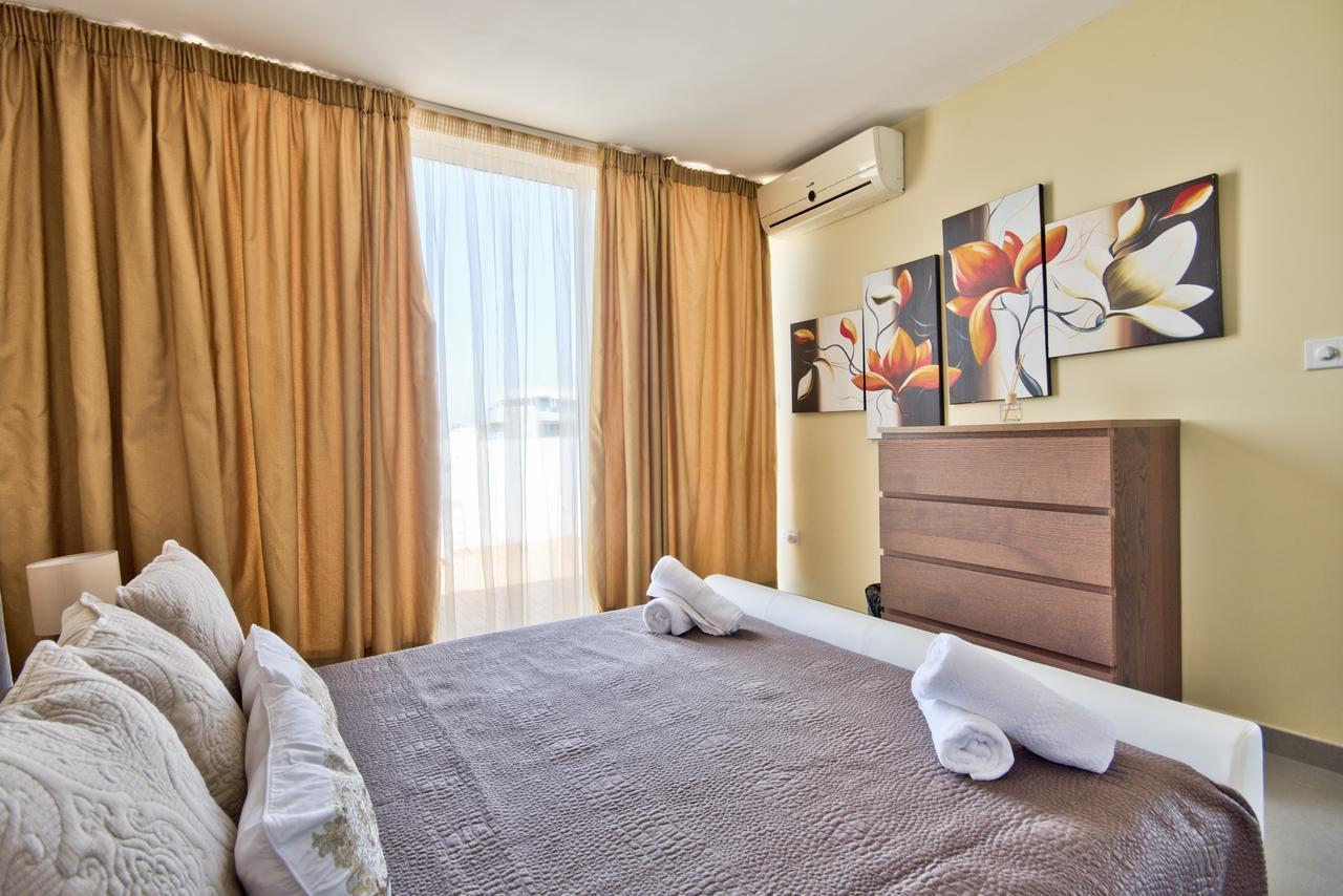 Magnificent Seafront 2-bedroom Penthouse Апартаменты *